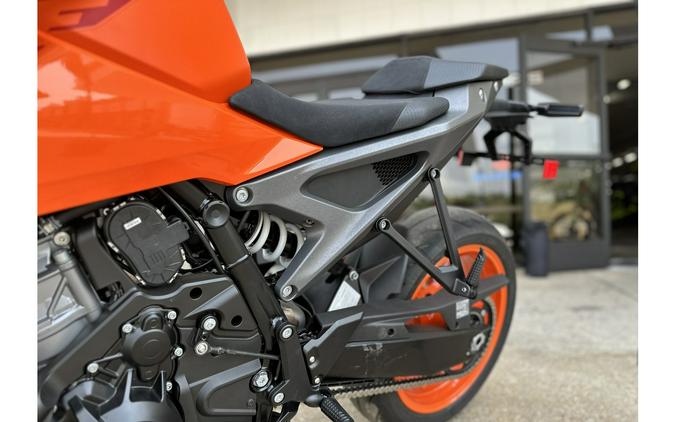 2024 KTM Duke 990