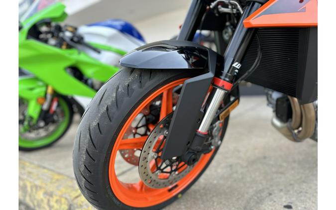 2024 KTM Duke 990