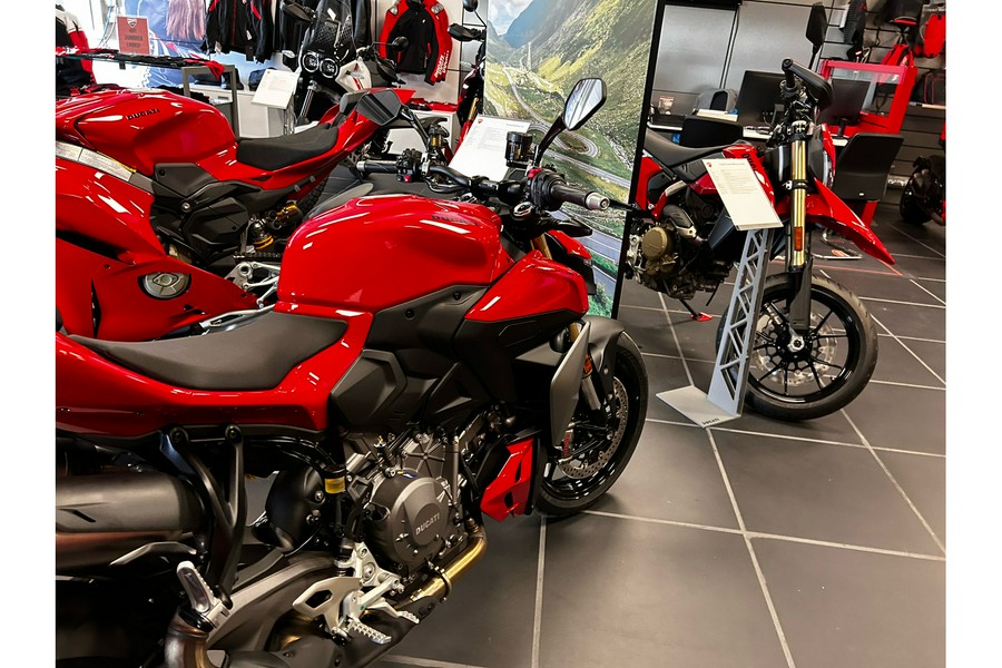 2026 Ducati Streetfighter V2