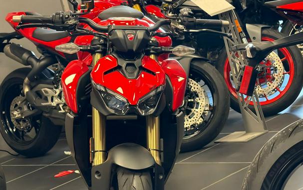 2026 Ducati Streetfighter V2