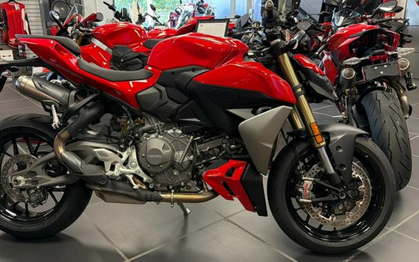 2026 Ducati Streetfighter V2