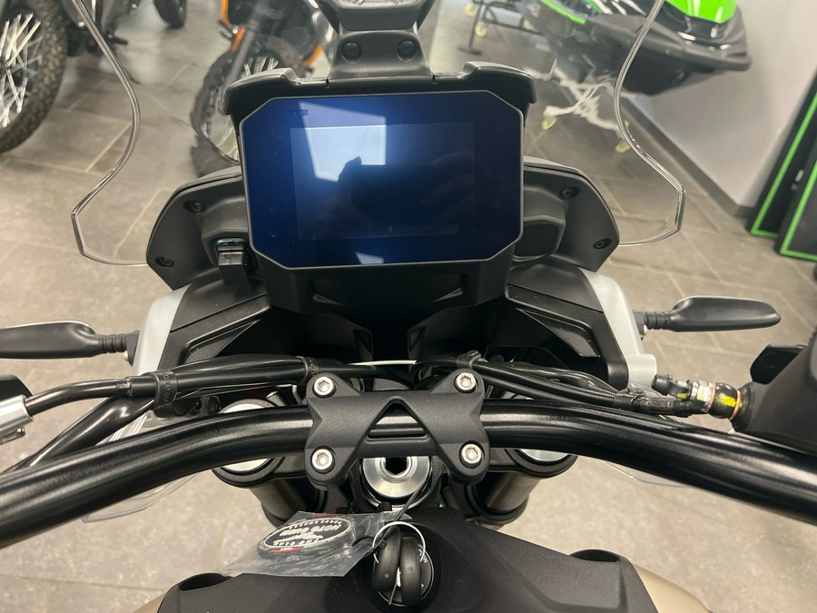 2025 Moto Guzzi V85 TT Travel