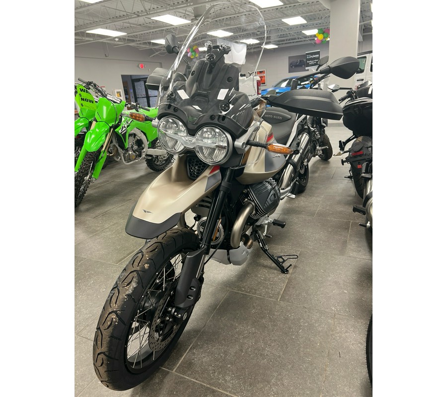 2025 Moto Guzzi V85 TT Travel