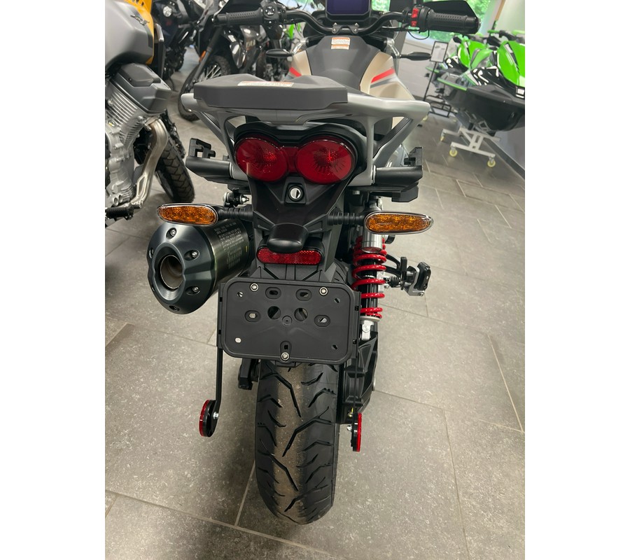 2025 Moto Guzzi V85 TT Travel