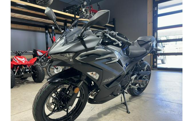 2025 Kawasaki Ninja 500 ABS