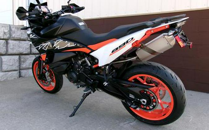 2024 KTM 890 SMT