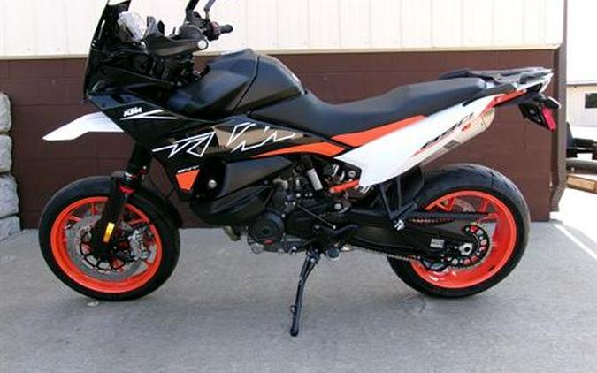 2024 KTM 890 SMT