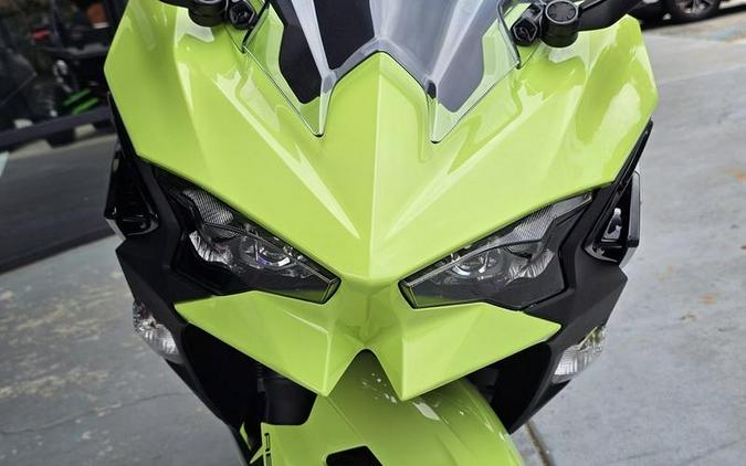 2026 Kawasaki Ninja® 500 ABS Metallic Yellowish Green/Ebony