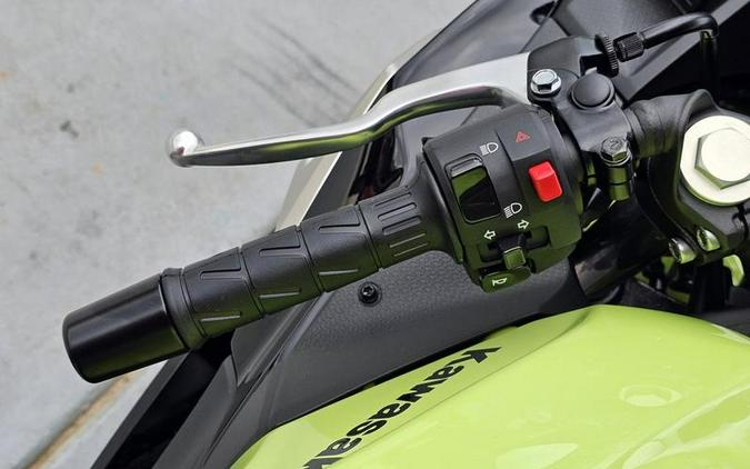 2026 Kawasaki Ninja® 500 ABS Metallic Yellowish Green/Ebony