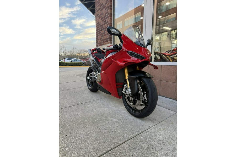 2025 Ducati Panigale V4 S