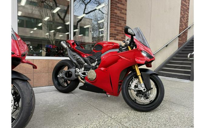 2025 Ducati Panigale V4 S