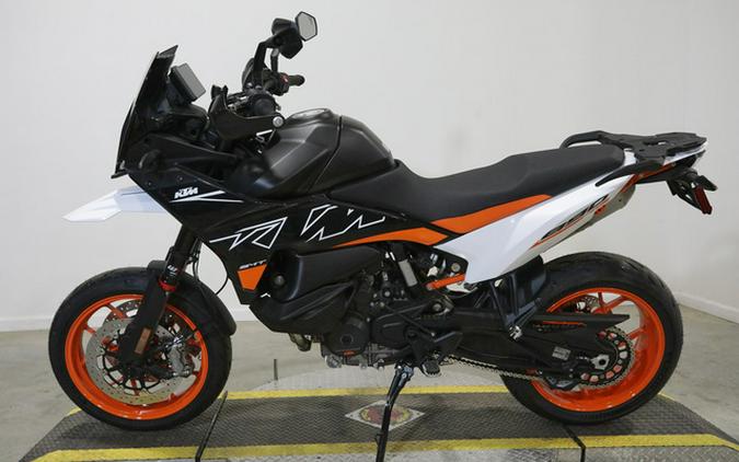2024 KTM 890 SMT 890