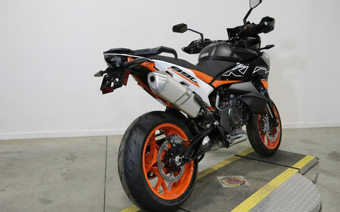 2024 KTM 890 SMT 890