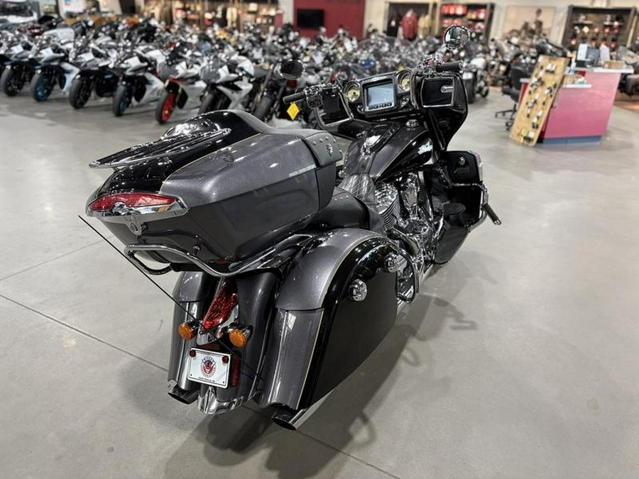 2017 Indian Motorcycle® Roadmaster® Steel Gray Over Thunder Black