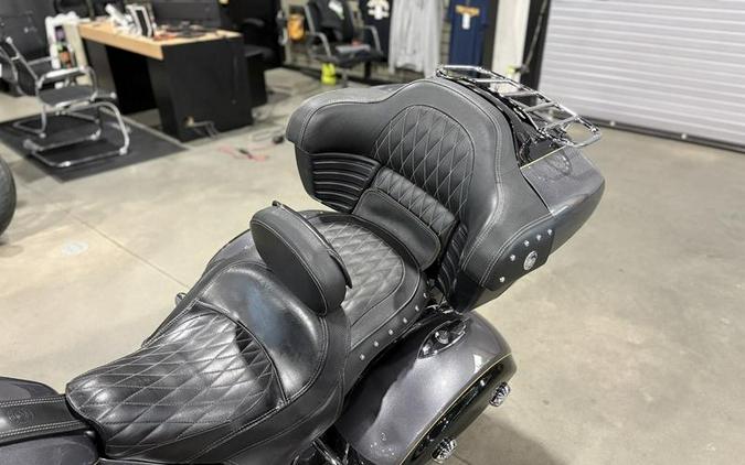 2017 Indian Motorcycle® Roadmaster® Steel Gray Over Thunder Black