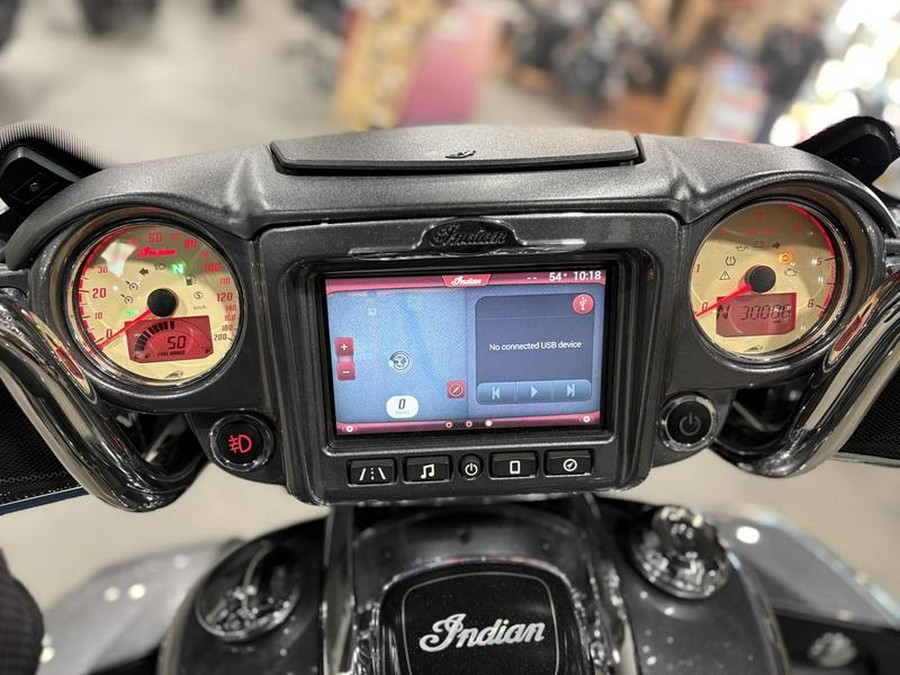 2017 Indian Motorcycle® Roadmaster® Steel Gray Over Thunder Black