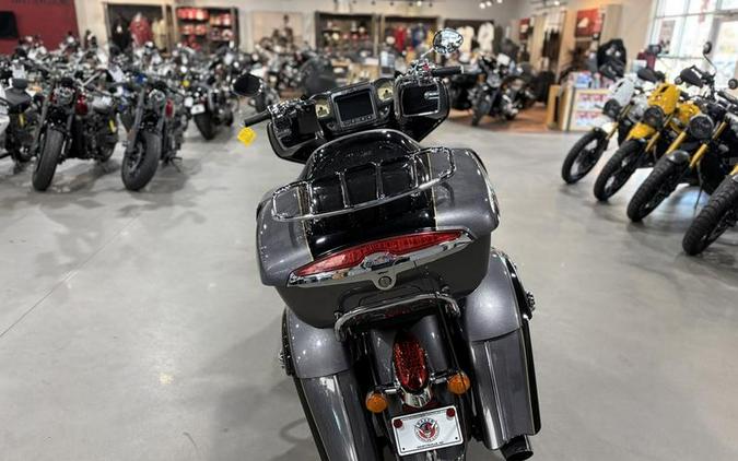 2017 Indian Motorcycle® Roadmaster® Steel Gray Over Thunder Black