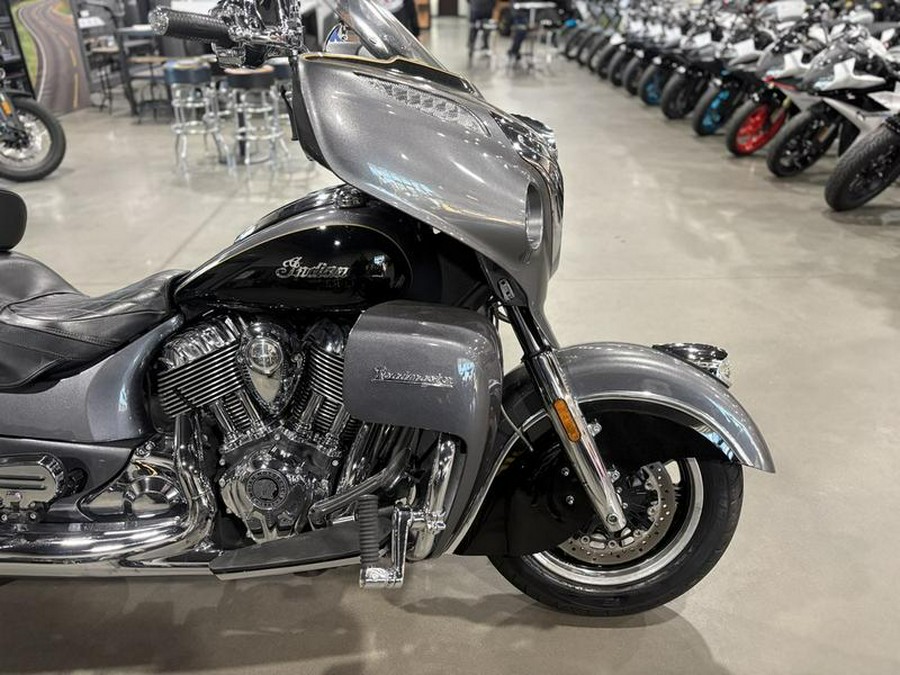 2017 Indian Motorcycle® Roadmaster® Steel Gray Over Thunder Black