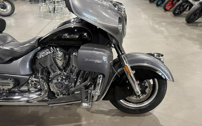 2017 Indian Motorcycle® Roadmaster® Steel Gray Over Thunder Black