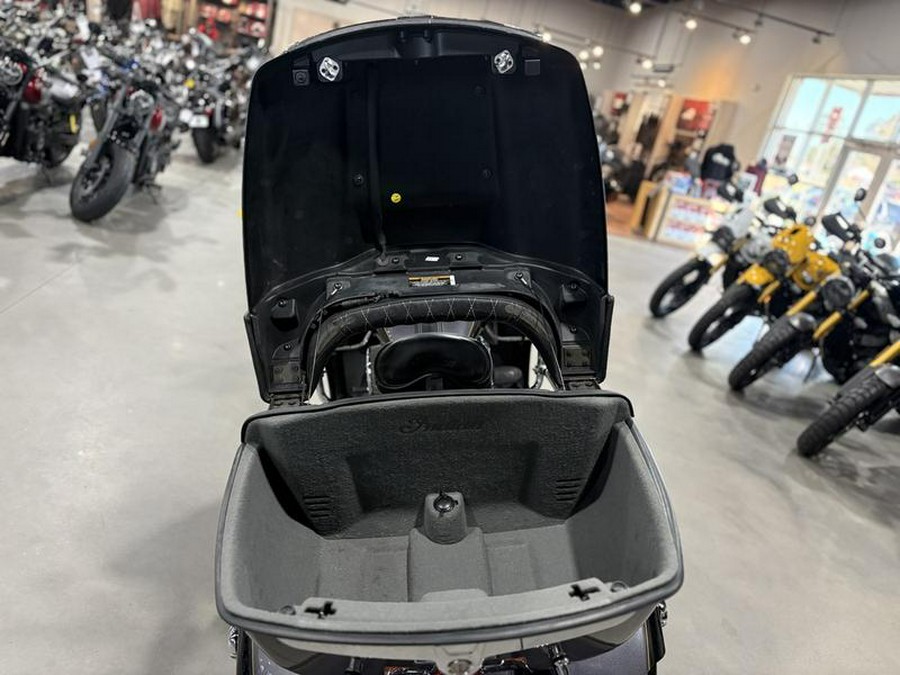 2017 Indian Motorcycle® Roadmaster® Steel Gray Over Thunder Black