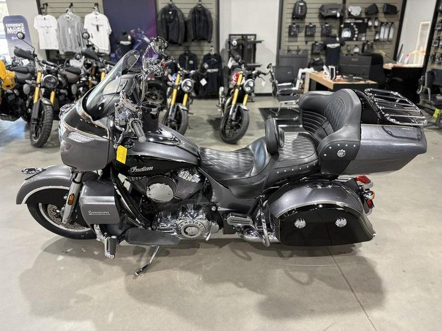 2017 Indian Motorcycle® Roadmaster® Steel Gray Over Thunder Black
