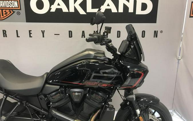 2025 Harley-Davidson® RA1250ST - Pan America® 1250 ST