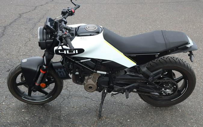 2024 Husqvarna SVARTPILEN 401