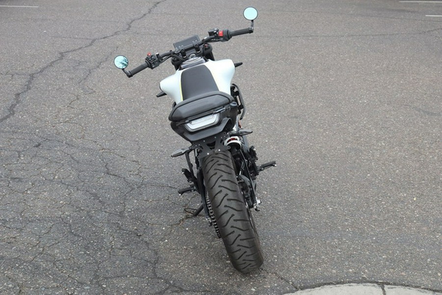 2024 Husqvarna SVARTPILEN 401