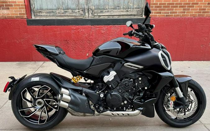 2024 Ducati Diavel V4 Black