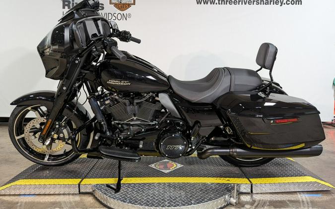 2024 Harley-Davidson® Street Glide® Vivid Black – Black Finish