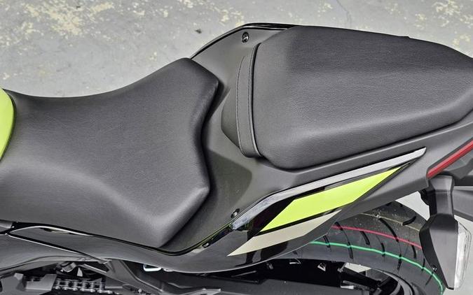 2026 Kawasaki Ninja® 500 ABS Metallic Yellowish Green/Ebony