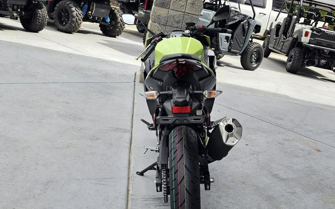 2026 Kawasaki Ninja® 500 ABS Metallic Yellowish Green/Ebony