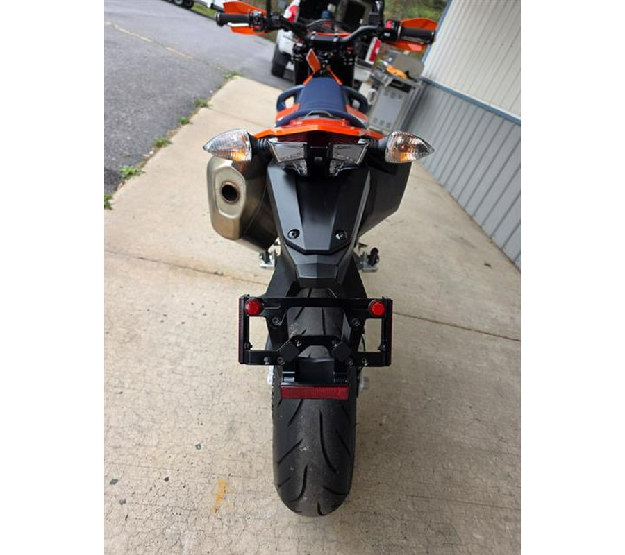 2024 KTM 690 SMC R