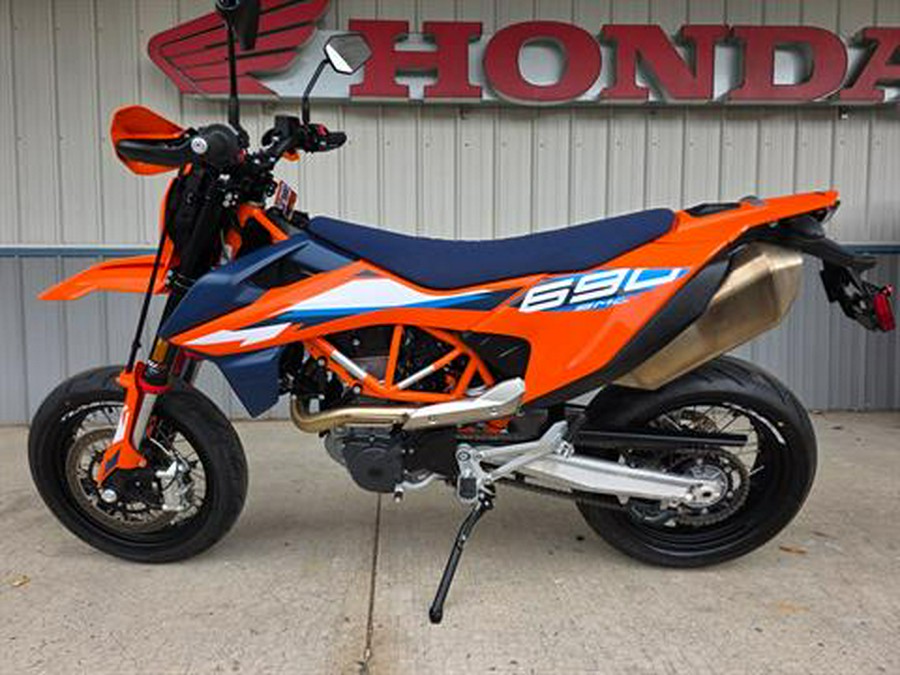 2024 KTM 690 SMC R