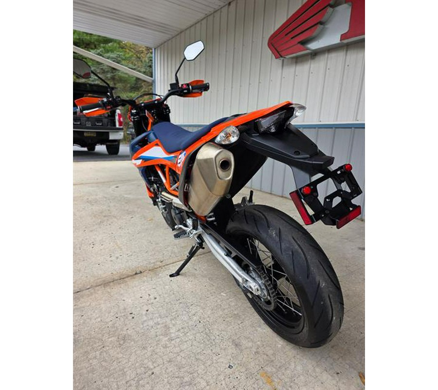 2024 KTM 690 SMC R
