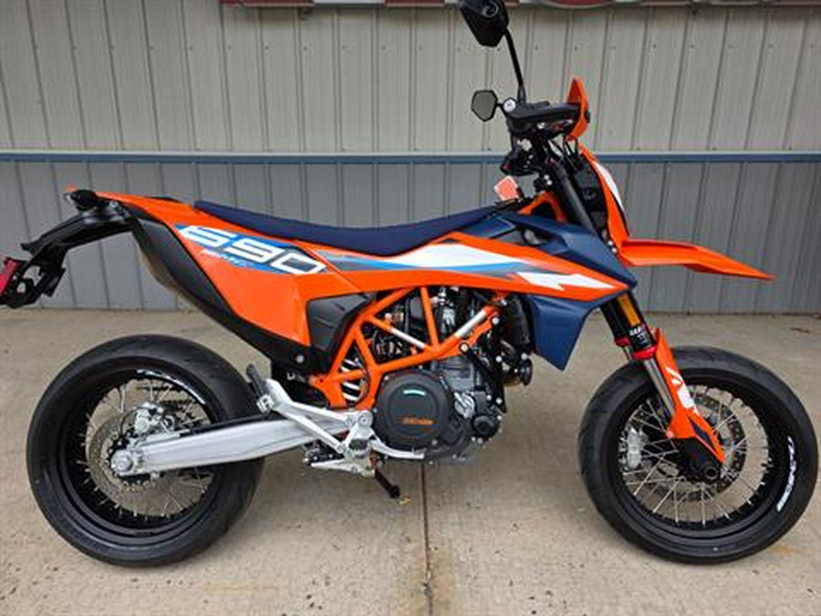 2024 KTM 690 SMC R