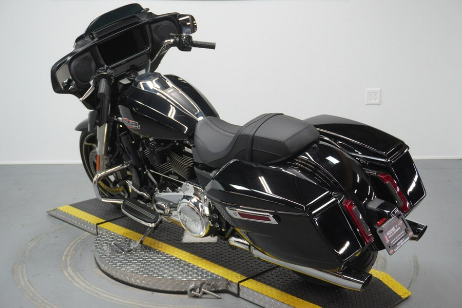 2024 Harley-Davidson® Street Glide® Vivid Black