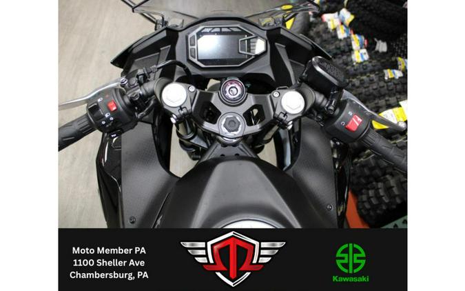2026 Kawasaki Ninja® 500 Base