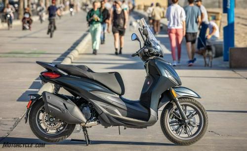 2022 Piaggio BV 400 S Review