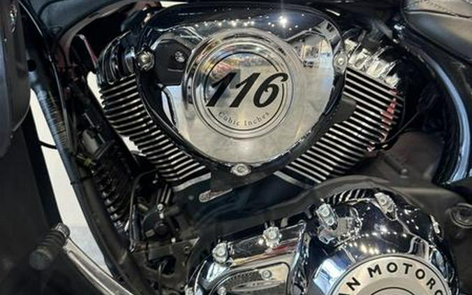 2021 Indian Motorcycle® Roadmaster® Thunder Black Pearl