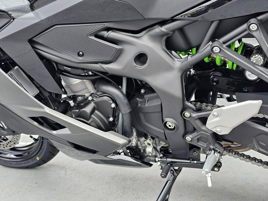 2026 Kawasaki Ninja® ZX™-4RR ABS