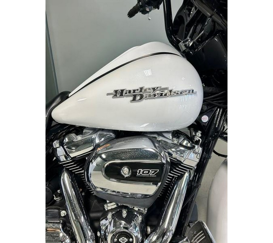 2017 Harley-Davidson® FLHXS - Street Glide® Special