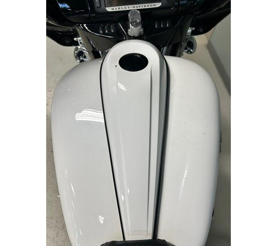 2017 Harley-Davidson® FLHXS - Street Glide® Special