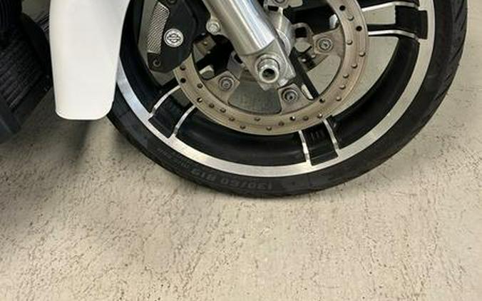 2017 Harley-Davidson® FLHXS - Street Glide® Special