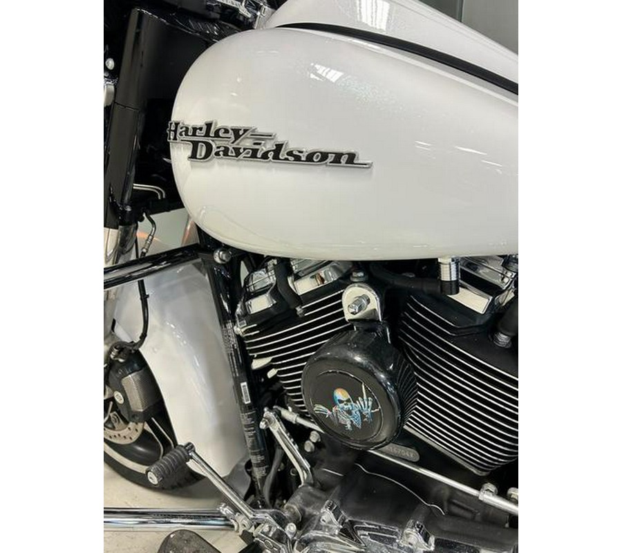 2017 Harley-Davidson® FLHXS - Street Glide® Special