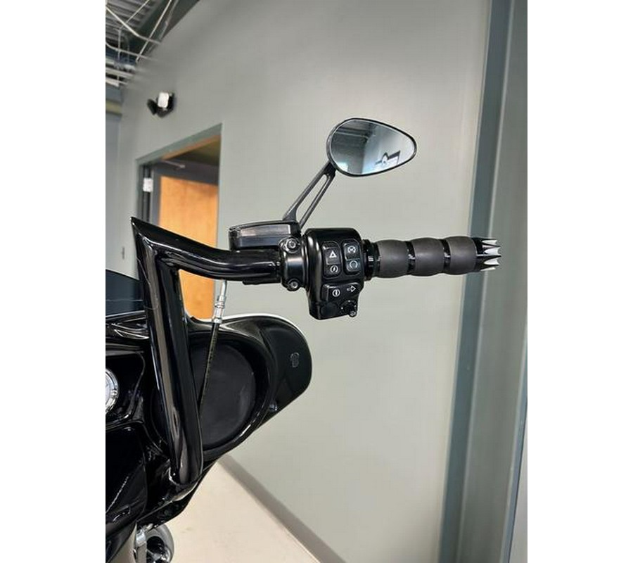 2017 Harley-Davidson® FLHXS - Street Glide® Special