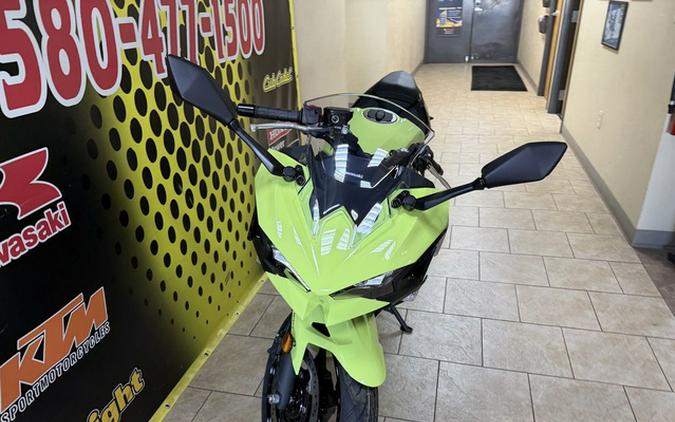 2026 Kawasaki Ninja 500 ABS Metallic Yellowish GreenEbony