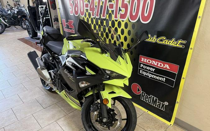 2026 Kawasaki Ninja 500 ABS Metallic Yellowish GreenEbony
