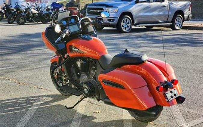 2024 Indian Motorcycle Challenger® Dark Horse® Icon with PowerBand Audio Package