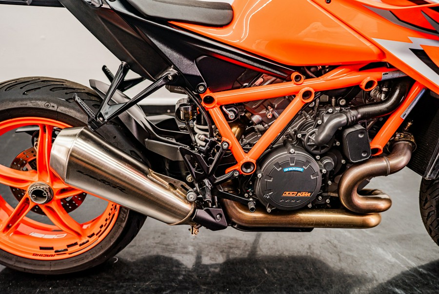 2022 KTM 1290 Super Duke R EVO